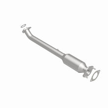 Load image into Gallery viewer, MagnaFlow Exhaust Products 5592602 California CARB Direct-Fit Catalytic Converter for Select Nissan Frontier, Suzuki Equator