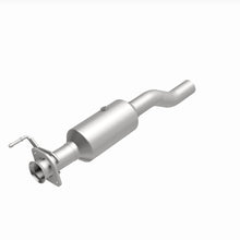 Load image into Gallery viewer, MagnaFlow Exhaust Products 280440 OEM Grade Direct-Fit Catalytic Converter for Select Ford F-350 Super Duty, Ford F-450 Super Duty, Ford F-550 Super Duty