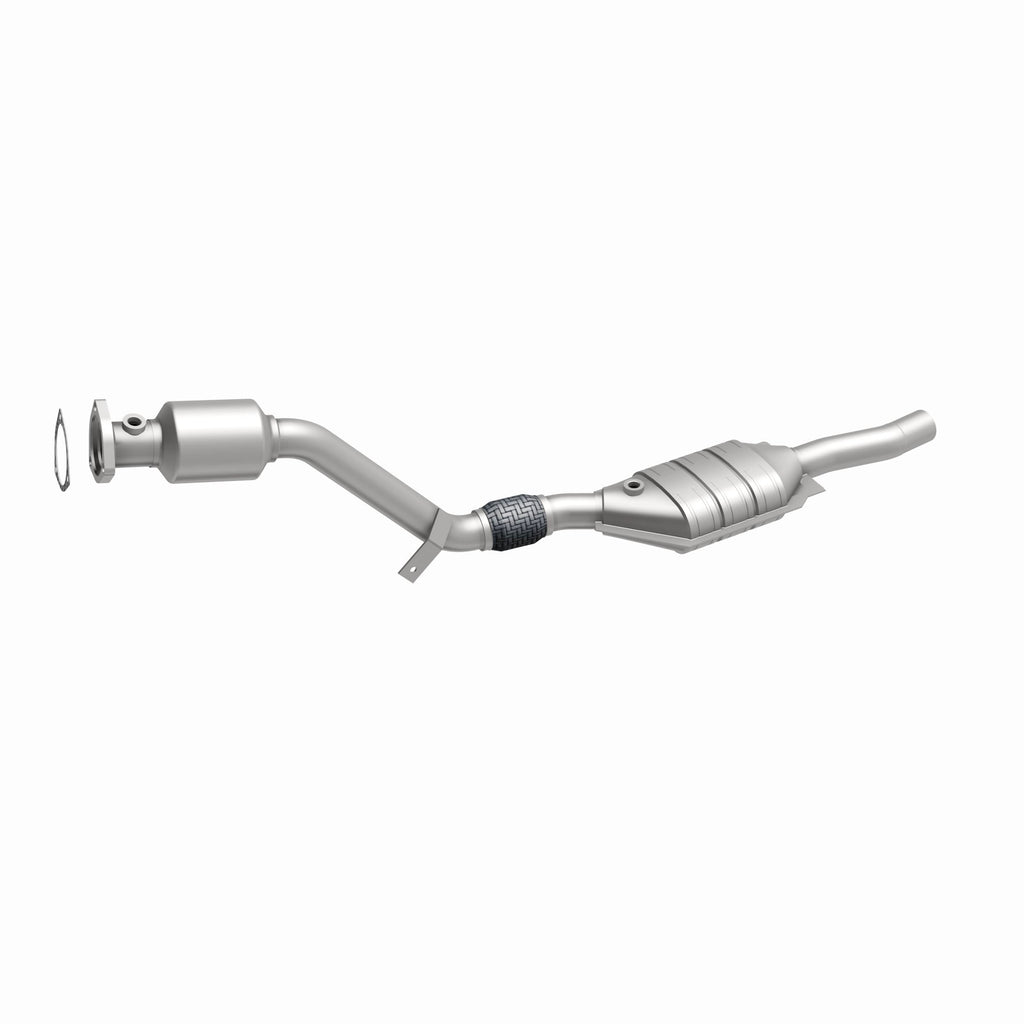 MagnaFlow Exhaust Products 51589 OEM Grade Direct-Fit Catalytic Converter for Select Audi A6, Audi A6 Quattro, Volkswagen Passat
