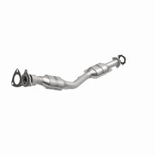 Load image into Gallery viewer, MagnaFlow Exhaust Products 51722 OEM Grade Direct-Fit Catalytic Converter for Select Saturn Vue