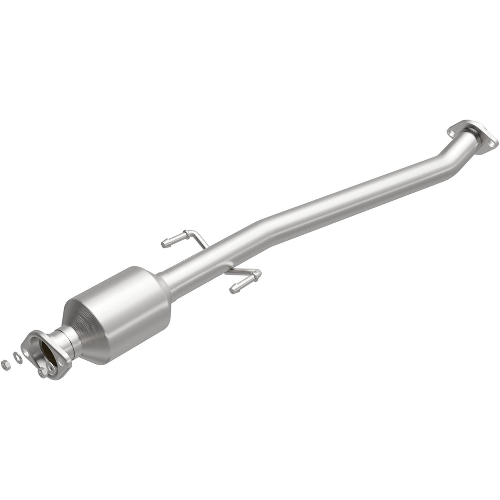 MagnaFlow Exhaust Products 280116 OEM Grade Direct-Fit Catalytic Converter for Select Toyota Highlander