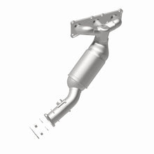 Load image into Gallery viewer, MagnaFlow Exhaust Products 5531226 California CARB Manifold Catalytic Converter for Select BMW 528i, BMW 528i xDrive, BMW 528xi