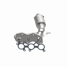 Load image into Gallery viewer, MagnaFlow Exhaust Products 5582556 California CARB Manifold Catalytic Converter for Select Toyota Sienna