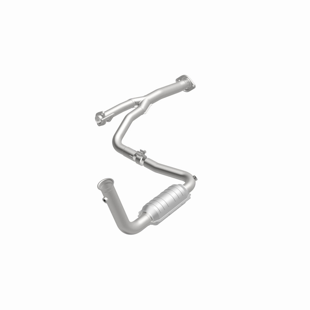 MagnaFlow Exhaust Products 49582 OEM Grade Direct-Fit Catalytic Converter for Select Jeep Liberty