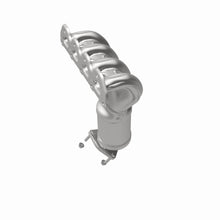 Load image into Gallery viewer, MagnaFlow Exhaust Products 5531062 California CARB Manifold Catalytic Converter for Select Chevrolet Aveo, Chevrolet Aveo5, Pontiac G3