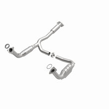 Load image into Gallery viewer, MagnaFlow Exhaust Products 49886 OEM Grade Direct-Fit Catalytic Converter for Select Buick Rainier, Chevrolet Trailblazer EXT, GMC Envoy XL, GMC Envoy XUV, Isuzu Ascender