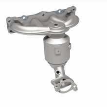 Load image into Gallery viewer, MagnaFlow Exhaust Products 5531775 California CARB Manifold Catalytic Converter for Select Hyundai Santa Fe Sport, Kia Sorento