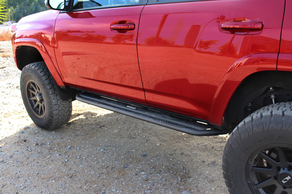 Dominator-Xtreme-Ds-Side-Steps-With-Rocker-Panel-Mounting-Bracket-Kit