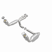 Load image into Gallery viewer, MagnaFlow Exhaust Products 458062 California CARB Direct-Fit Catalytic Converter for Select Cadillac Escalade, Chevrolet Avalanche 1500, Chevrolet Silverado 1500, Chevrolet Suburban 1500, Chevrolet Tahoe, GMC Sierra 1500, GMC Yukon, GMC Yukon XL