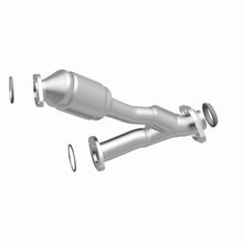 Load image into Gallery viewer, MagnaFlow Exhaust Products 49507 OEM Grade Direct-Fit Catalytic Converter for Select Lexus RX300, Toyota Highlander