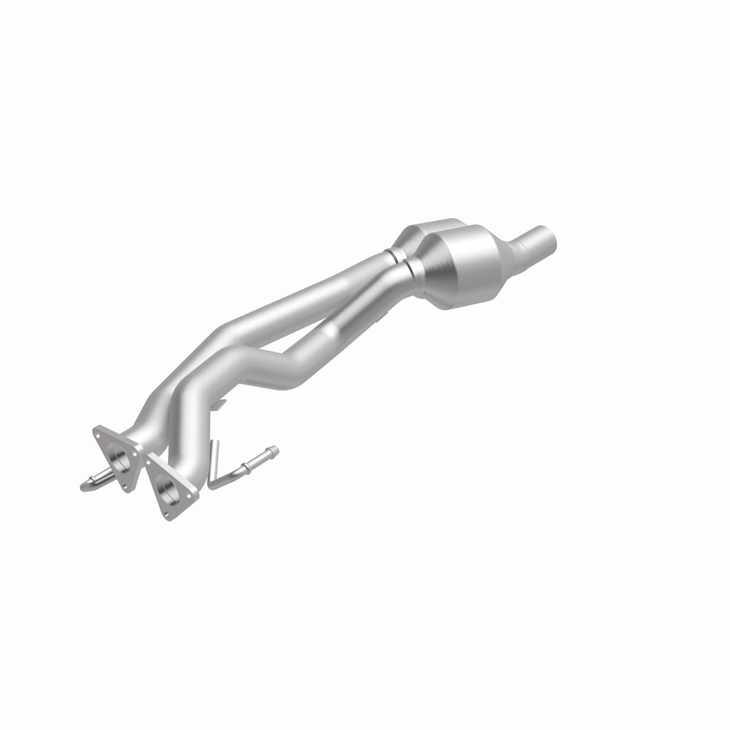 MagnaFlow Exhaust Products 51957 OEM Grade Direct-Fit Catalytic Converter for Select Audi Q7, Volkswagen Touareg