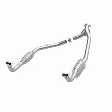Load image into Gallery viewer, MagnaFlow Exhaust Products 93691 Standard Grade Direct-Fit Catalytic Converter for Select Land Rover Defender 110, Land Rover Defender 90, Land Rover Discovery