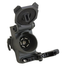 Load image into Gallery viewer, 7-Way-Blade-And-4-Way-Flat-Gm-Twist-Mount-For-Vehicles-With-Factory-Tow-Package