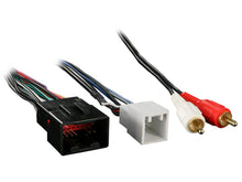 Load image into Gallery viewer, Metra Electronics 70-5519 TURBOWire; Amp Integration Wire Harness for Select Ford Crown Victoria, Ford E-150, Ford E-150 Club Wagon, Ford E-150 Econoline, Ford E-150 Econoline Club Wagon, Ford E-250, Ford E-250 Econoline, Ford E-350 Club Wagon, Ford