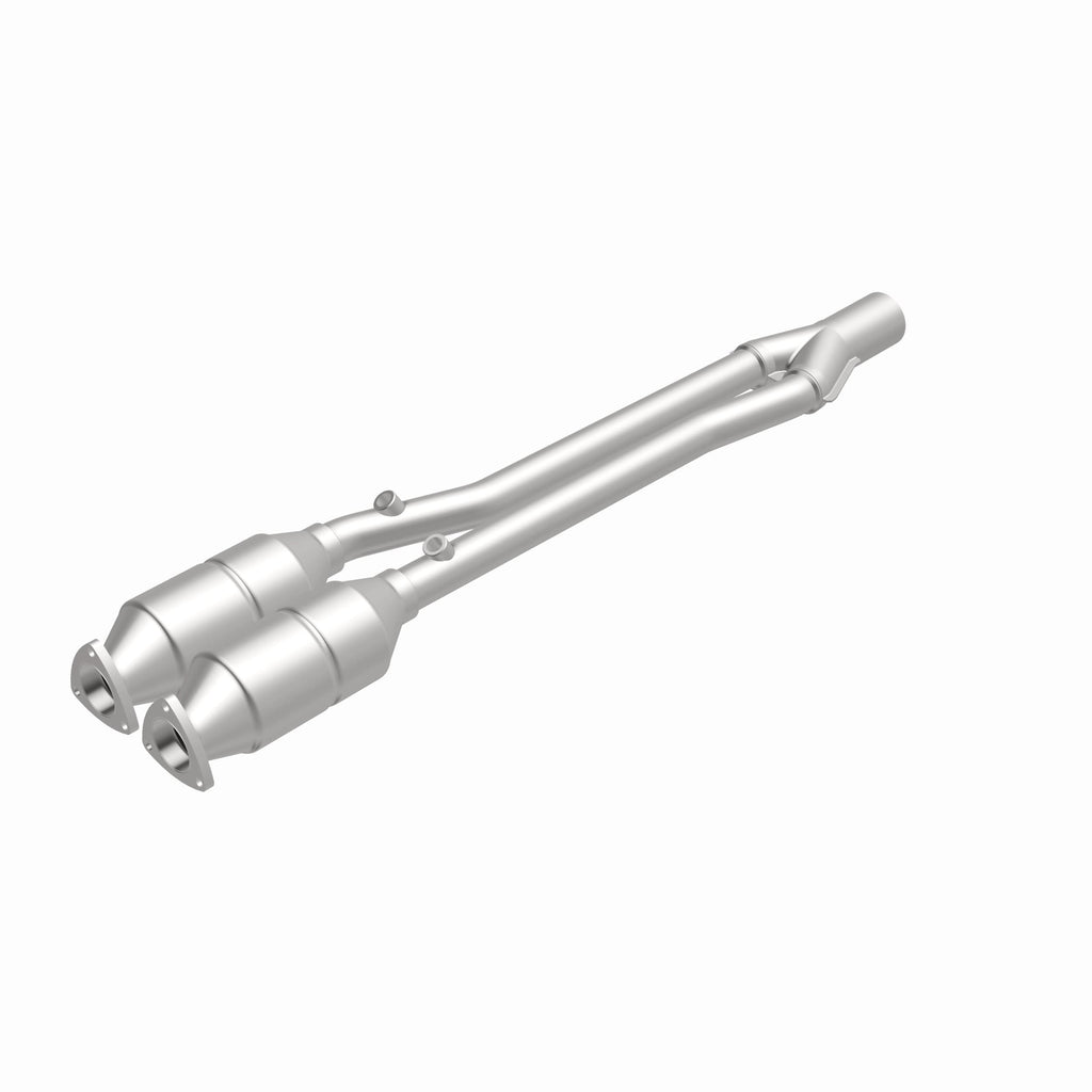 MagnaFlow Exhaust Products 49013 OEM Grade Direct-Fit Catalytic Converter for Select Audi TT Quattro, Volkswagen R32