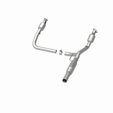 Load image into Gallery viewer, MagnaFlow Exhaust Products 447233 California CARB Direct-Fit Catalytic Converter for Select Dodge Ram 1500, Dodge Ram 2500, Dodge Ram