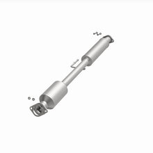 Load image into Gallery viewer, MagnaFlow Exhaust Products 5571820 California CARB Direct-Fit Catalytic Converter for Select Hyundai Sonata