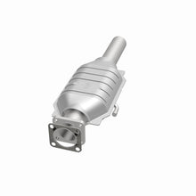 Load image into Gallery viewer, MagnaFlow Exhaust Products 3391229 California CARB Direct-Fit Catalytic Converter for Select Jeep Cherokee, Jeep Comanche, Jeep Wagoneer, Jeep Wrangler