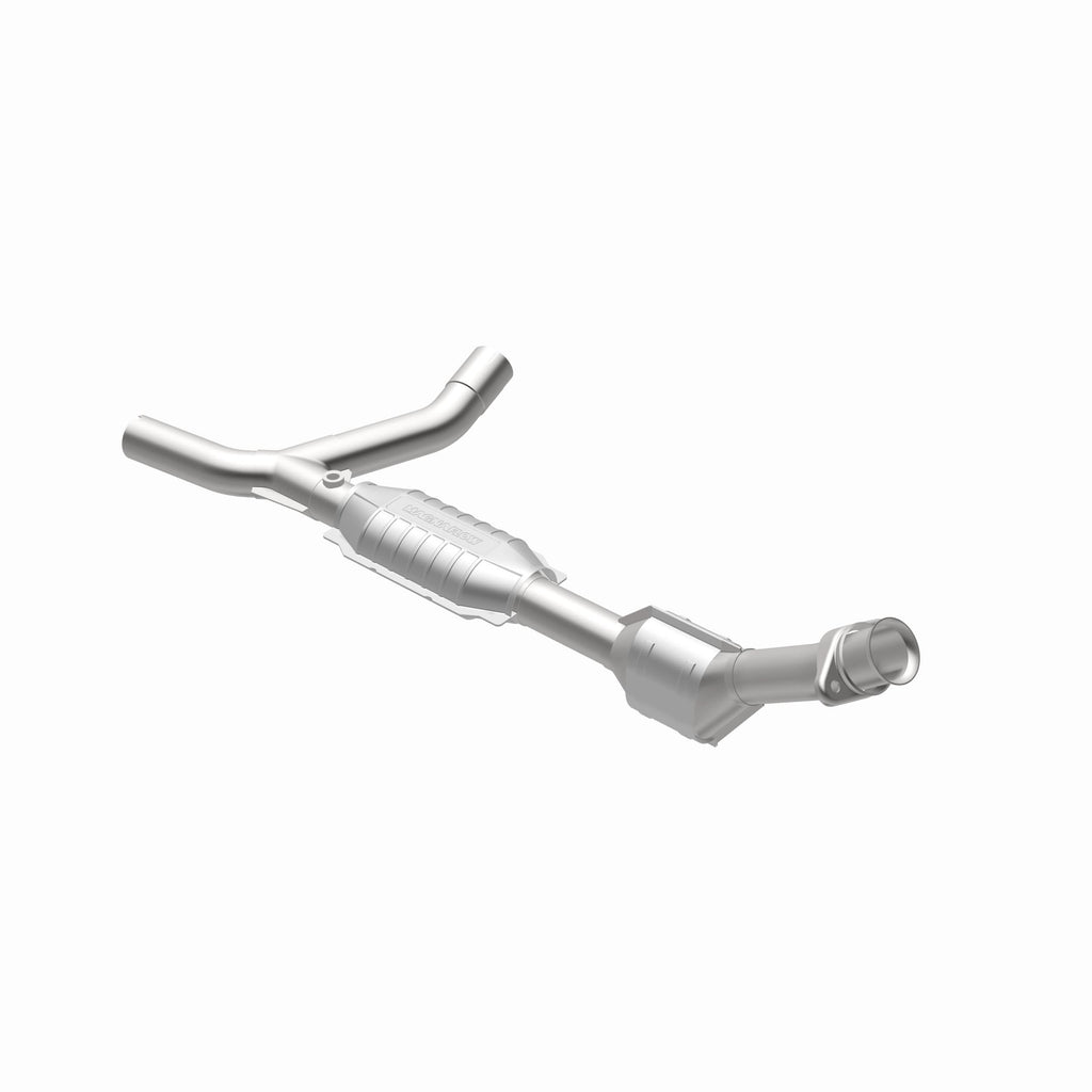 MagnaFlow Exhaust Products 49426 OEM Grade Direct-Fit Catalytic Converter for Select Ford E-150, Ford E-150 Club Wagon, Ford E-150 Econoline, Ford E-150 Econoline Club Wagon, Ford E-250, Ford E-250 Econoline