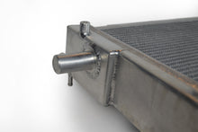 Load image into Gallery viewer, CSF Cooling - Racing &amp; High Performance Division 7062 08-10 Ford Super Duty 6.4L Turbo Diesel All-Aluminum Radiator for Select Ford F-250 Super Duty, Ford F-350 Super Duty, Ford F-450 Super Duty, Ford F-550 Super Duty