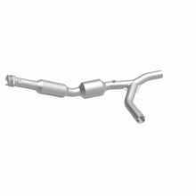 Load image into Gallery viewer, MagnaFlow Exhaust Products 5582310 California CARB Direct-Fit Catalytic Converter for Select Ford E-150, Ford E-250