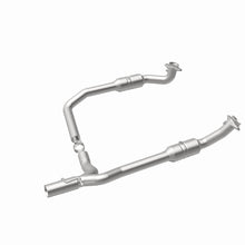 Load image into Gallery viewer, MagnaFlow Exhaust Products 52294 OEM Grade Direct-Fit Catalytic Converter for Select Ford E-150, Ford E-250, Ford E-350 Super Duty, Ford E-450 Super Duty
