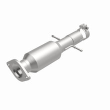 Load image into Gallery viewer, MagnaFlow Exhaust Products 5421913 California CARB Direct-Fit Catalytic Converter for Select Chevrolet Malibu, Pontiac G6, Saturn Aura
