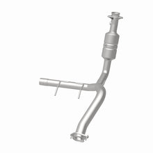 Load image into Gallery viewer, MagnaFlow Exhaust Products 52418 OEM Grade Direct-Fit Catalytic Converter for Select Ford Expedition, Ford F-150, Lincoln Navigator
