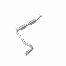 Load image into Gallery viewer, MagnaFlow Exhaust Products 5582935 California CARB Direct-Fit Catalytic Converter for Select Toyota Tundra