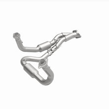Load image into Gallery viewer, MagnaFlow Exhaust Products 4651686 California CARB Direct-Fit Catalytic Converter for Select Jeep Grand Cherokee