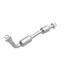 Load image into Gallery viewer, MagnaFlow Exhaust Products 5582630 California CARB Direct-Fit Catalytic Converter for Select Toyota Sequoia, Toyota Tundra