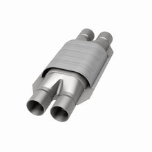 Load image into Gallery viewer, MagnaFlow Exhaust Products 3322008 California CARB Universal Catalytic Converter for Select Alfa Romeo 164, BMW 325i, BMW 325is, BMW 525i, BMW 528e, BMW 535i, BMW 635CSi, BMW 735i, BMW 735iL, Mercedes-Benz 190E, Mercedes-Benz 500SL, Mercedes-Benz E320,