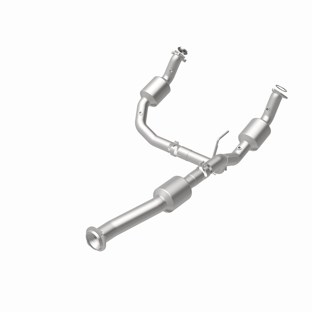 MagnaFlow Exhaust Products 280745 OEM Grade Direct-Fit Catalytic Converter for Select Chevrolet Silverado HD, Chevrolet Silverado HD, GMC Sierra HD, GMC Sierra HD