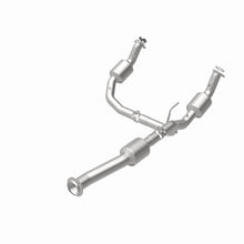 Load image into Gallery viewer, MagnaFlow Exhaust Products 280745 OEM Grade Direct-Fit Catalytic Converter for Select Chevrolet Silverado HD, Chevrolet Silverado HD, GMC Sierra HD, GMC Sierra HD