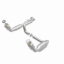 Load image into Gallery viewer, MagnaFlow Exhaust Products 458062 California CARB Direct-Fit Catalytic Converter for Select Cadillac Escalade, Chevrolet Avalanche 1500, Chevrolet Silverado 1500, Chevrolet Suburban 1500, Chevrolet Tahoe, GMC Sierra 1500, GMC Yukon, GMC Yukon XL