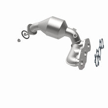 Load image into Gallery viewer, MagnaFlow Exhaust Products 5582822 California CARB Manifold Catalytic Converter for Select Toyota Sienna