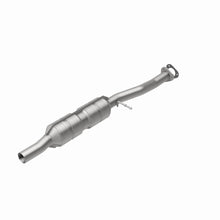Load image into Gallery viewer, MagnaFlow Exhaust Products 55323 HM Grade Direct-Fit Catalytic Converter for Select Ford Excursion, Ford F-250 Super Duty, Ford F-350 Super Duty, Ford F-450 Super Duty, Ford F-550 Super Duty