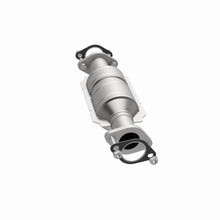 Load image into Gallery viewer, MagnaFlow Exhaust Products 5571469 California CARB Direct-Fit Catalytic Converter for Select Chevrolet Aveo, Chevrolet Aveo5, Pontiac G3