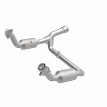 Load image into Gallery viewer, MagnaFlow Exhaust Products 280211 OEM Grade Direct-Fit Catalytic Converter for Select Cadillac Escalade, Cadillac Escalade ESV, Chevrolet Silverado 1500, Chevrolet Silverado LTD, Chevrolet Suburban, Chevrolet Tahoe, GMC Sierra 1500, GMC Sierra Limited,