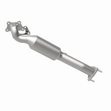 Load image into Gallery viewer, MagnaFlow Exhaust Products 5582610 California CARB Direct-Fit Catalytic Converter for Select Chevrolet Colorado, GMC Canyon