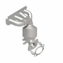 Load image into Gallery viewer, MagnaFlow Exhaust Products 22-081 OEM Grade Manifold Catalytic Converter for Select Hyundai Elantra, Hyundai Elantra Coupe, Hyundai Elantra GT, Kia Forte, Kia Forte Koup, Kia Soul