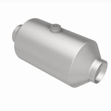 Load image into Gallery viewer, MagnaFlow Exhaust Products 6561355 California CARB Universal Catalytic Converter for Select Ford Mustang, Hyundai Kona N, Jaguar XE, Jeep Compass, Jeep Patriot, Mercedes-Benz SL450, Mercedes-Benz SL550, Mercedes-Benz SL63 AMG, Mercedes-Benz SL65 AMG,