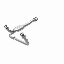 Load image into Gallery viewer, MagnaFlow Exhaust Products 4451457 California CARB Direct-Fit Catalytic Converter for Select Chevrolet C1500, Chevrolet C2500, Chevrolet K1500, Chevrolet K2500, GMC C1500, GMC C2500, GMC K1500, GMC K2500