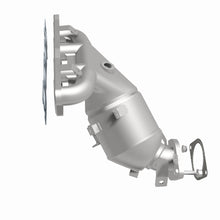 Load image into Gallery viewer, MagnaFlow Exhaust Products 290031 OEM Grade Manifold Catalytic Converter for Select Nissan Kicks, Nissan Versa