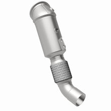 Load image into Gallery viewer, MagnaFlow Exhaust Products 280513 OEM Grade Direct-Fit Catalytic Converter for Select BMW 340i, BMW 340i GT xDrive, BMW 340i xDrive, BMW 440i, BMW 440i Gran Coupe, BMW 440i xDrive, BMW 440i xDrive Gran Coupe, BMW 540i, BMW 540i xDrive, BMW 640i xDrive