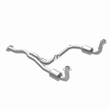 Load image into Gallery viewer, MagnaFlow Exhaust Products 5451186 California CARB Direct-Fit Catalytic Converter for Select Jeep Liberty
