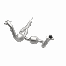 Load image into Gallery viewer, MagnaFlow Exhaust Products 23067 HM Grade Direct-Fit Catalytic Converter for Select Jeep Grand Cherokee