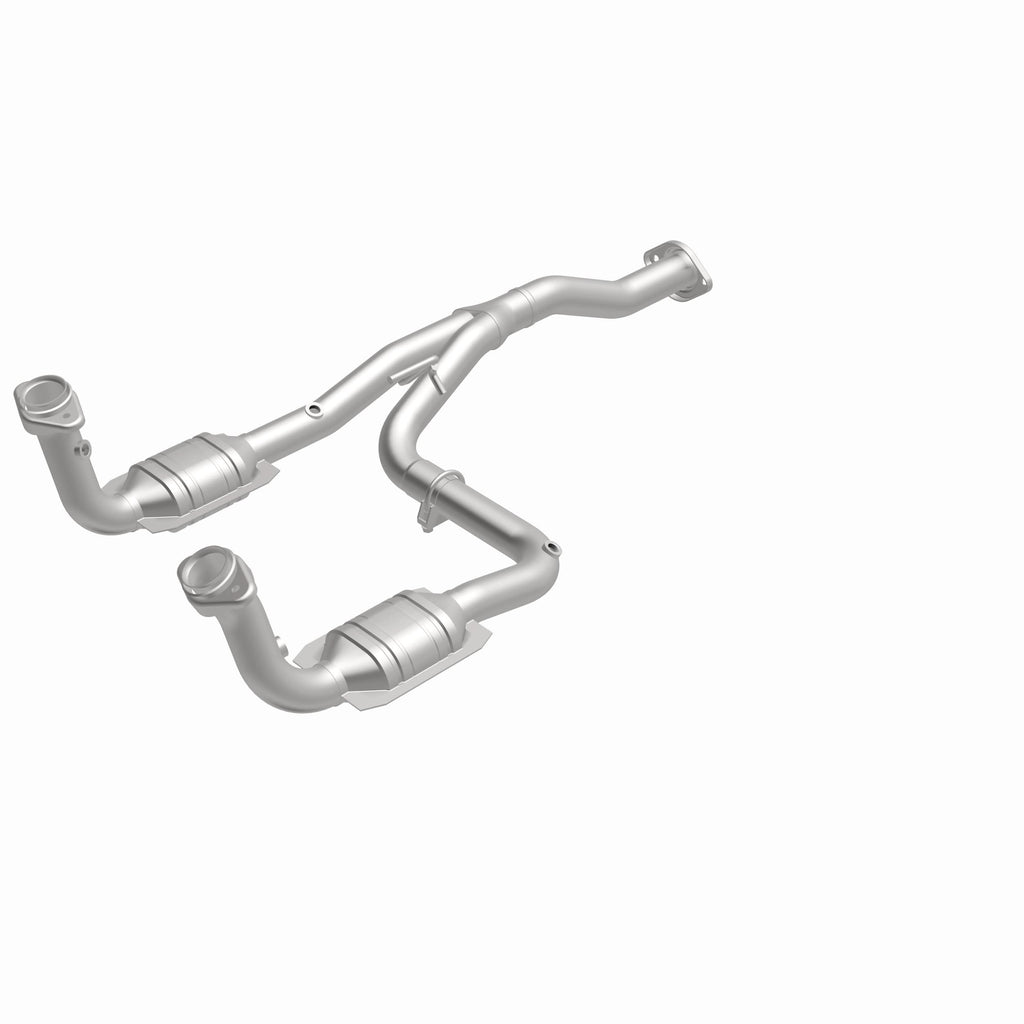 MagnaFlow Exhaust Products 49186 OEM Grade Direct-Fit Catalytic Converter for Select Jeep Liberty