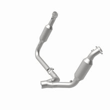Load image into Gallery viewer, MagnaFlow Exhaust Products 4651711 California CARB Direct-Fit Catalytic Converter for Select Dodge Ram