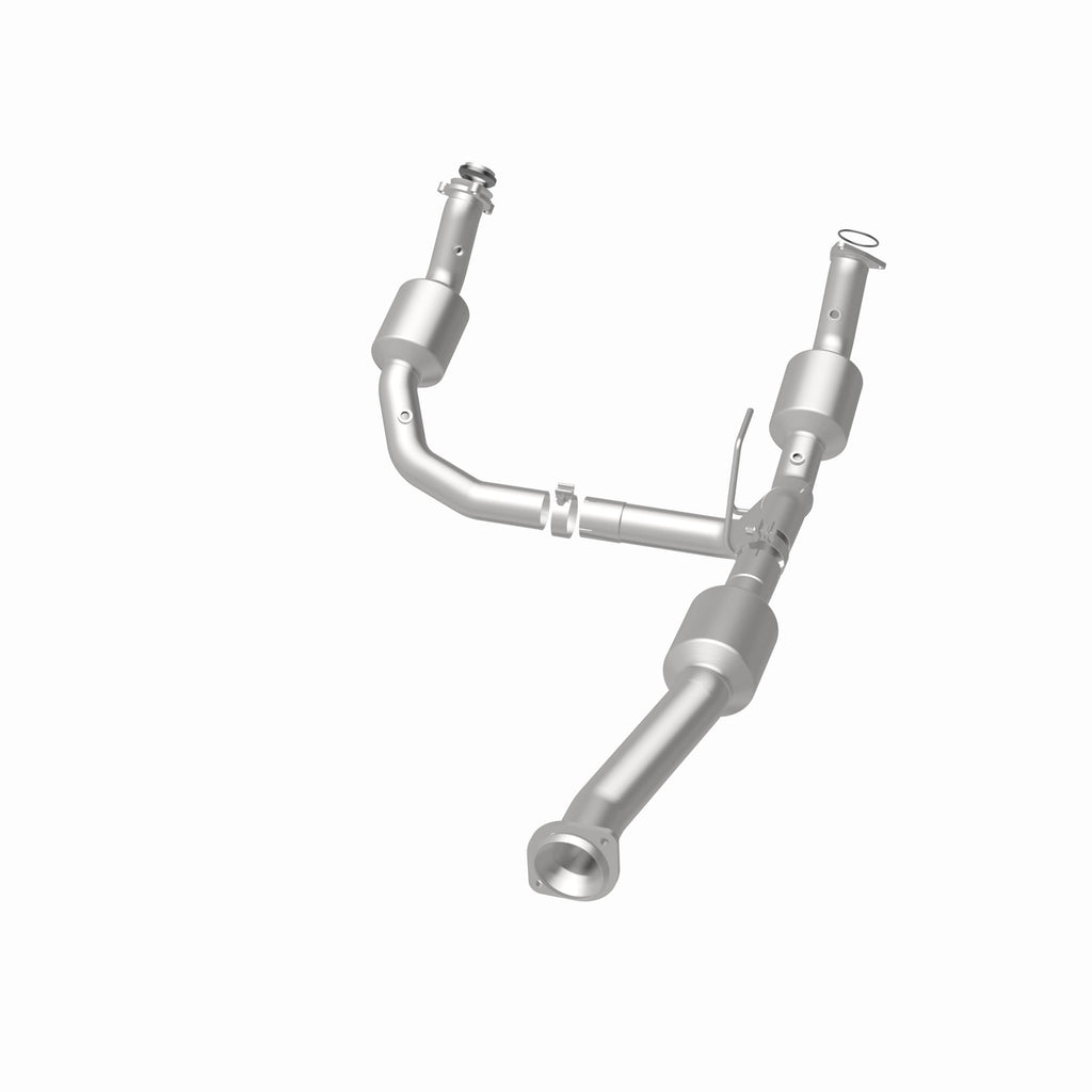 MagnaFlow Exhaust Products 280745 OEM Grade Direct-Fit Catalytic Converter for Select Chevrolet Silverado HD, Chevrolet Silverado HD, GMC Sierra HD, GMC Sierra HD